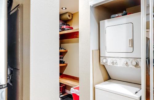 Eagle-Vail Apartment | SunRiver Mountain Getaway