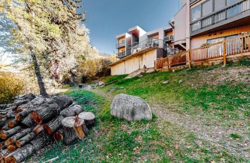 Eagle-Vail Apartment | SunRiver Mountain Getaway