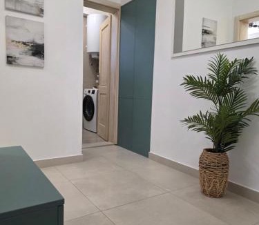 Radanovici Apartment | Sunset Apartment