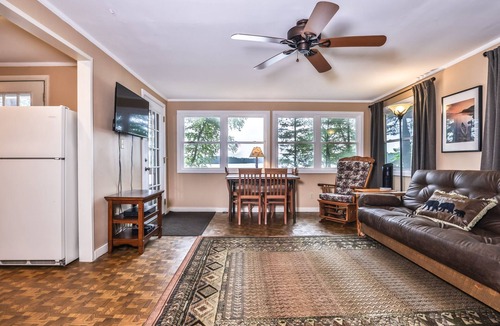 St Germain House | Sunset Bay - Hiller Vacation Homes - Little Saint Lake