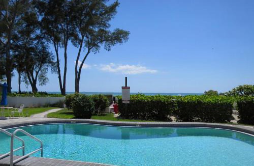 Holmes Beach Apartment | Sunset Beach 101 Beach Front Unit