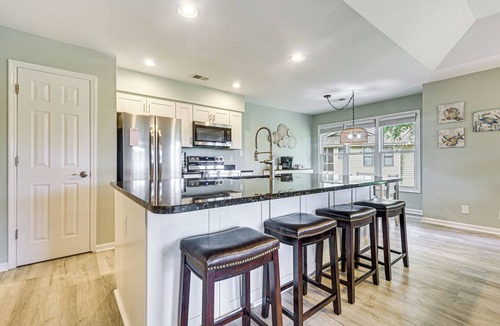 Sea Trail Condo | Sunset Beach Golf Condo w/Pool ~ 2 Mi to Beach!