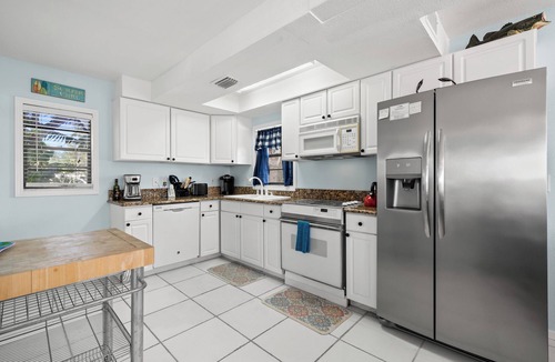 Sunset Beach Cottage | Sunset Beach House by Distinctive Beach Rentals