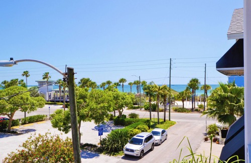 Sunset Beach Cottage | Sunset Beach House by Distinctive Beach Rentals