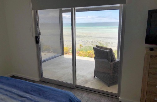 Para Wurlie House | Sunset Beachfront Holiday Home