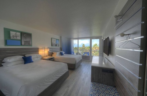 Fort Walton Beach Hotel | Sunset Beachside Escape with Pools Near Dining Spots | 3 Units