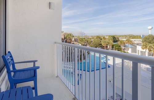 Fort Walton Beach Hotel | Sunset Beachside Escape with Pools Near Dining Spots | 3 Units