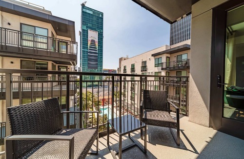 Los Angeles Apartment | Sunset Blvd 1 Bed Apt in the Heart of Hollywood