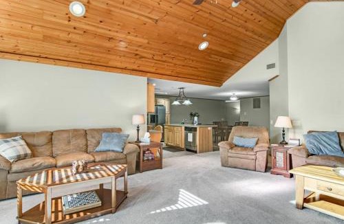 Arkdale House | Sunset Condominiums: Castle Rock Retreat