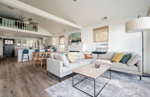 Shady Side House | Sunset Cottage - West River Access and Views!