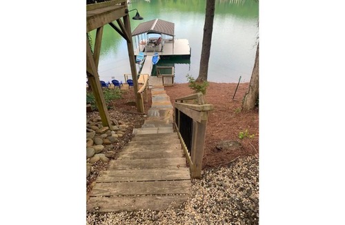 Unaka Cabin | Sunset Cove Lakefront Cabin