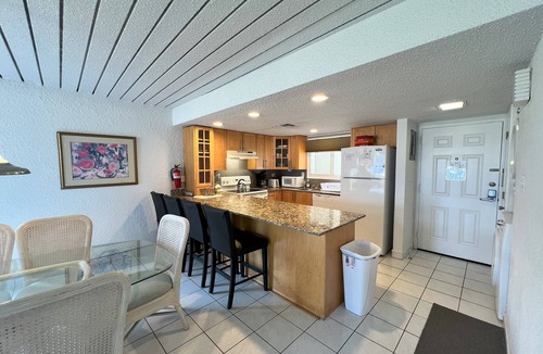 Seven Mile Beach Condo | Sunset Cove Your Dream Vacation is Affordable on Seven Mile Beach Grand Cayman.