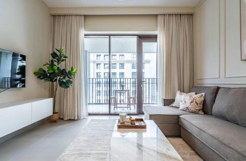 Dubai Apartment | Sunset Creek Oasis: 1BR Gem Luxury Beach Apartment