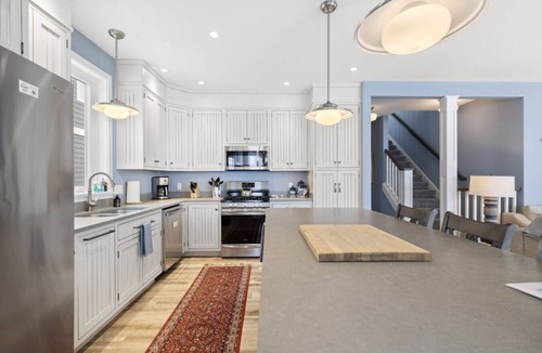 Beulah Apartment | Sunset Dreams on Crystal Lake