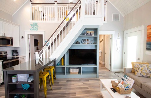 Celina Cabin | Sunset Escape - 1 Bed/2 Loft Lakeside Cottage!