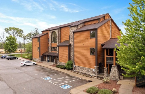 Wisconsin Dells Apartment | Sunset Fairways - Accessible Chula Vista Condo