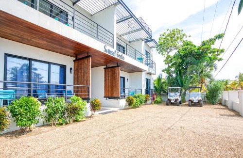Placencia Apartment | Sunset Gecko - Beachfront Condo Complex In Placencia Village