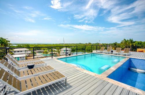 Placencia Apartment | Sunset Gecko - Beachfront Condo Complex In Placencia Village