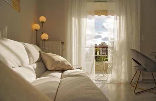 Peiraiki Apartment | Sunset Haven Piraeus