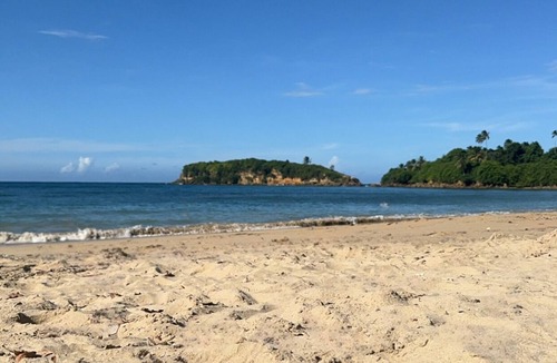 Cerro Gordo Hotel | Sunset Haven: Spacious 2BR Beachside Stay