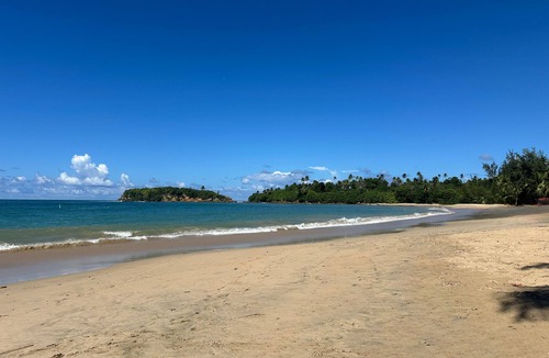 Cerro Gordo Hotel | Sunset Haven: Spacious 2BR Beachside Stay