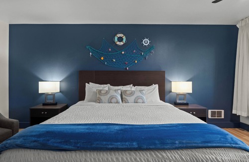 Lincoln Beach Hotel | Sunset Haven