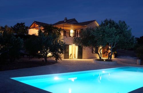 Sutivan Villa | Sunset Hill Sutivan