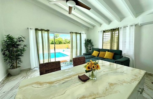 Hannah's Rest Apartment | Sunset Island Sanctuary; sleeps 4!