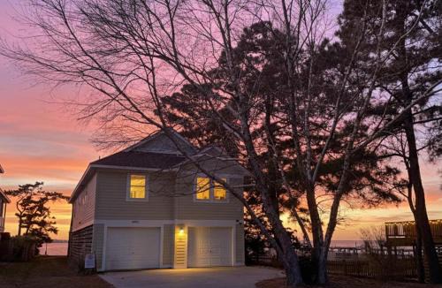Colington House | Sunset Joy - KDH MP 6, Soundfront, Sound View, Kayak, Community Boat Ramp, Pets OK, Flex Stays