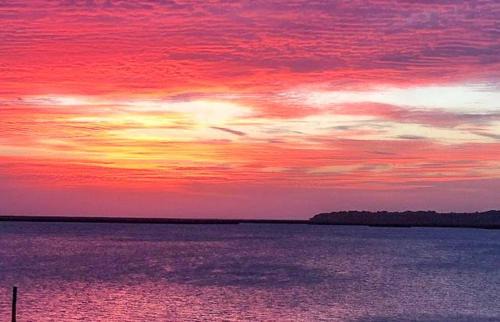 Colington House | Sunset Joy - KDH MP 6, Soundfront, Sound View, Kayak, Community Boat Ramp, Pets OK, Flex Stays