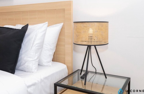 Jumeira 3 House | Sunset & Kite Beach Retreat: Elegant Sea View Room with Balcony