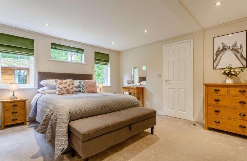 Churchill House | Sunset Lodge