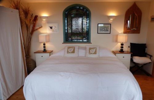 Burgh Island Ski Chalet | Sunset Lodge