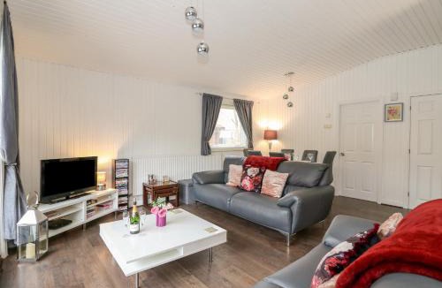 Tattershall House | Sunset Lodge