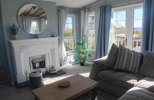 Monreith Apartment | 'Sunset Lodge' Peaceful Coastal Retreat with Hot Tub