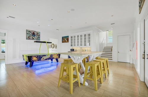 Frangista Beach House | Sunset Manor: Private beach, Ocean views, Heated pool, Free Golf cart, Game room