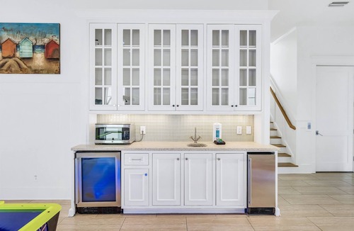 Frangista Beach House | Sunset Manor: Private beach, Ocean views, Heated pool, Free Golf cart, Game room