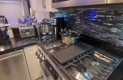 Vancouver South Apartment | Sunset Mews Luxurious 3 Bed Townhouse