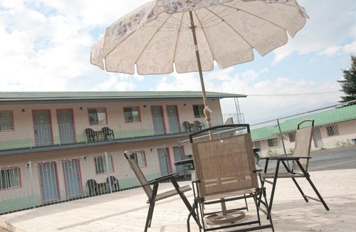 Creston Hotel | Sunset Motel