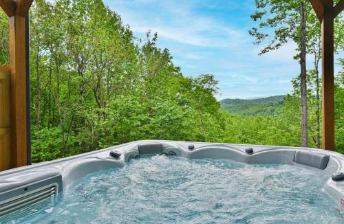 Black Mountain House | Sunset Mountain Lodge - Catawba Falls Retreat, Views, Hot Tub and Game Room