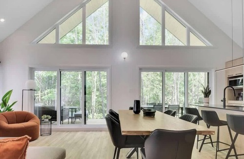 Pont-Rouge Ski Chalet | Sunset - Nature & Comfort Escape - Pet-Friendly