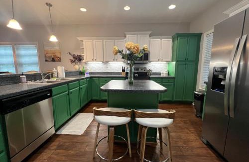 Gainesville House | Sunset Oasis - Beautiful 3BR with Serene Backyard near UF Stadium!