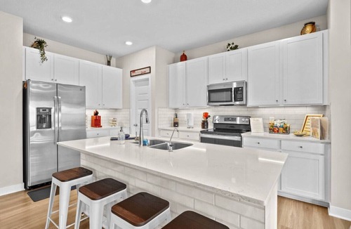Maxwell House | Sunset Oasis - Water Views + Fenced Yard