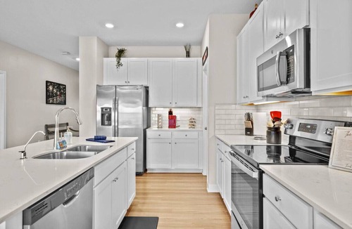 Maxwell House | Sunset Oasis - Water Views + Fenced Yard