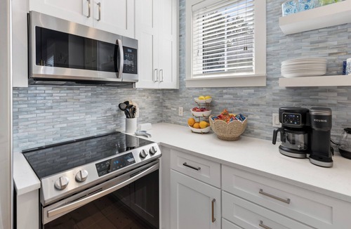 Laurel Grove House | Sunset On Laurel – 3BR Golf Retreat, Golf Carts, Resort Amenities, Pets
