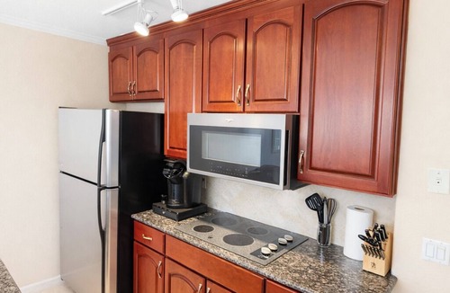 Rocky Point Condo | Sunset over Tampa Bay! Cozy 1-bedroom condo with private balcony!