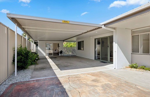 Coffs Harbour Apartment | Sunset Palms Studio Cozy Coastal Stay in Coffs Harbour