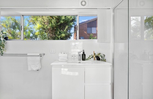 Coffs Harbour Apartment | Sunset Palms Studio Cozy Coastal Stay in Coffs Harbour