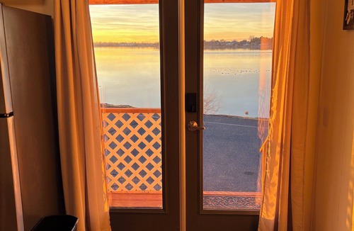 Moses Lake House | Sunset Paradise