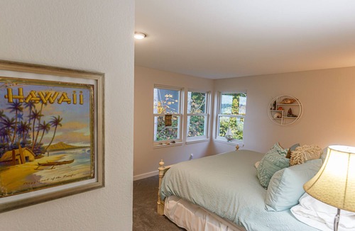 Des Moines House | Sunset Paradise With Amazing Ocean View only 30 mins. South of Downtown Seattle!